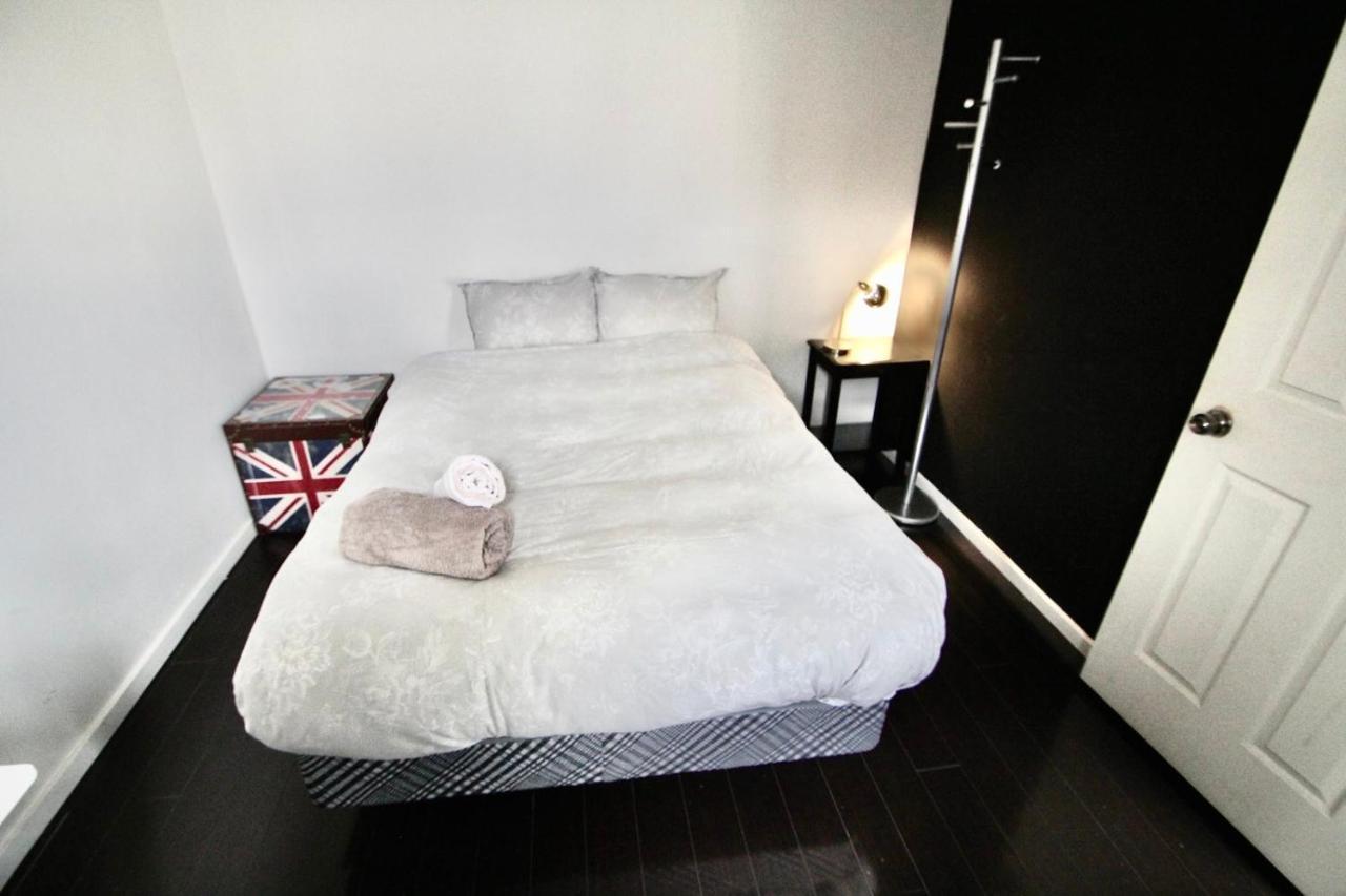 The Parkdale Hostellerie Торонто Экстерьер фото
