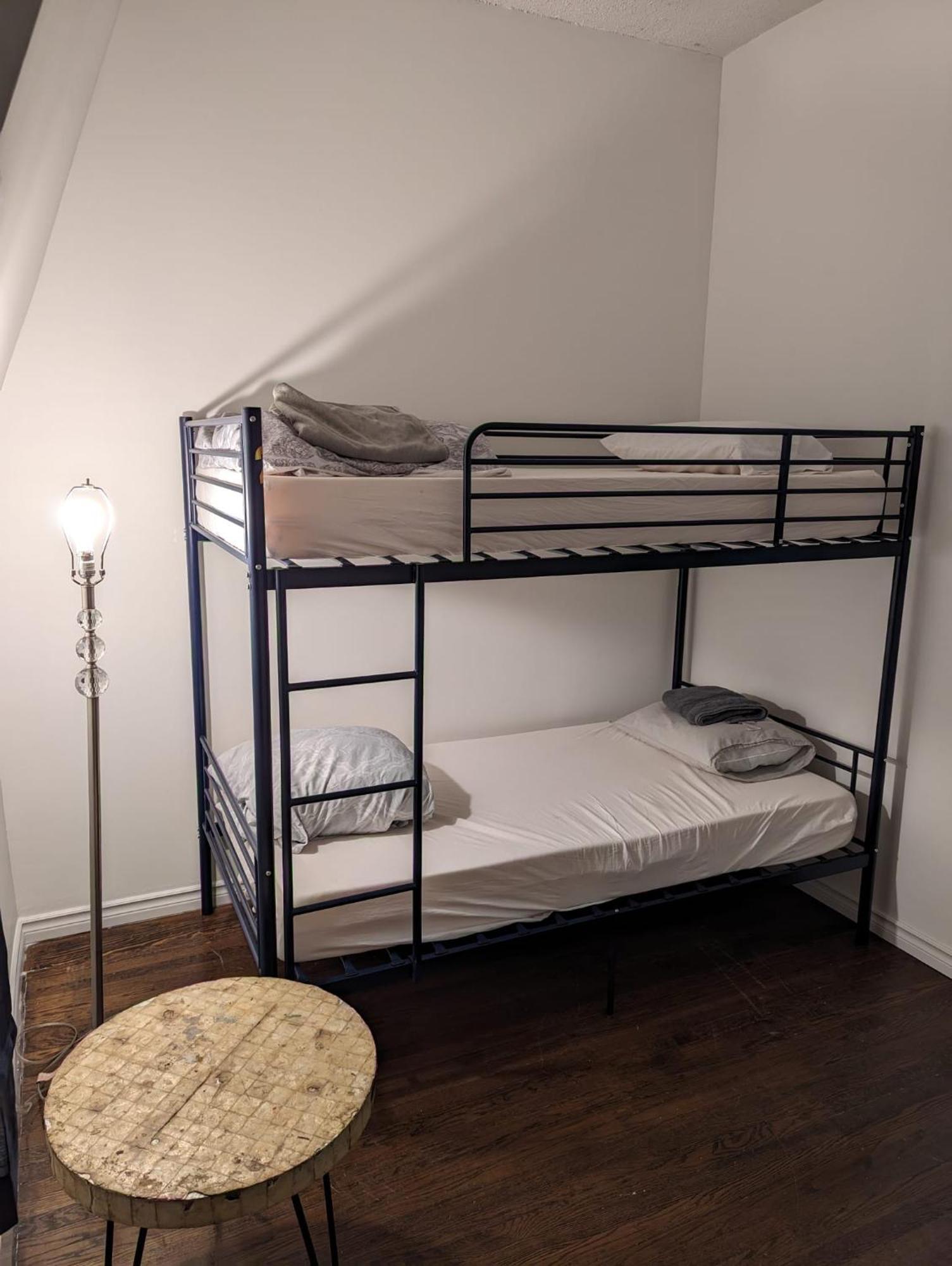 The Parkdale Hostellerie Торонто Экстерьер фото