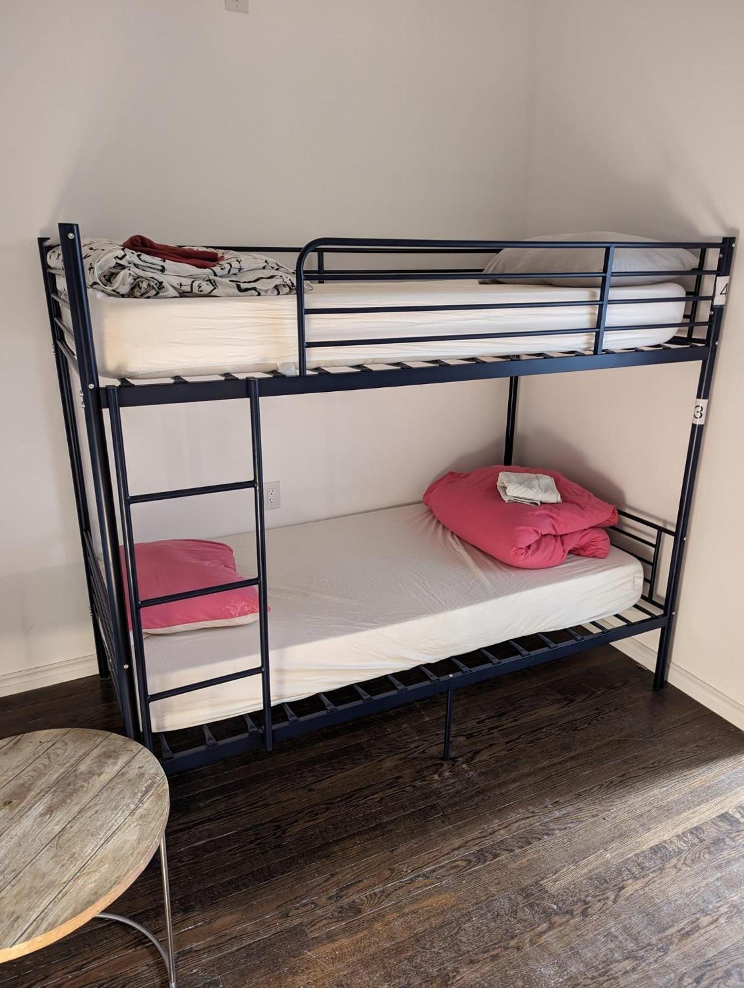 The Parkdale Hostellerie Торонто Экстерьер фото