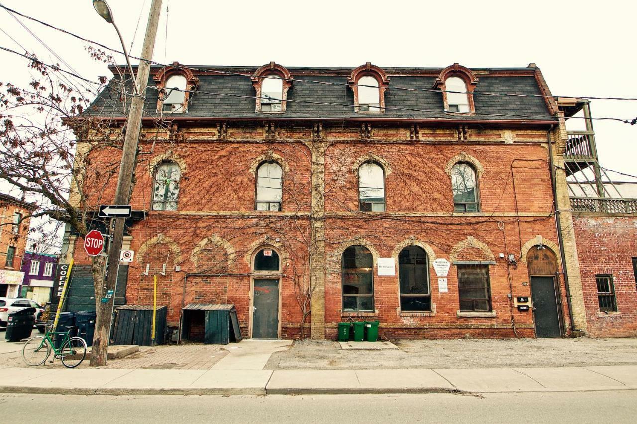 The Parkdale Hostellerie Торонто Экстерьер фото
